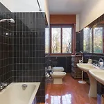 Villa Tudor - Beautiful Large Amidst Lush Nature! Ghevio