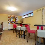 Villa Tudor - Beautiful Large Amidst Lush Nature! *