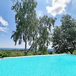 Tudor - Beautiful Large Amidst Lush Nature! * Ghevio