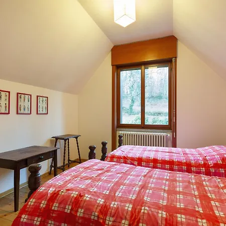 Tudor - Beautiful Large Amidst Lush Nature! Villa