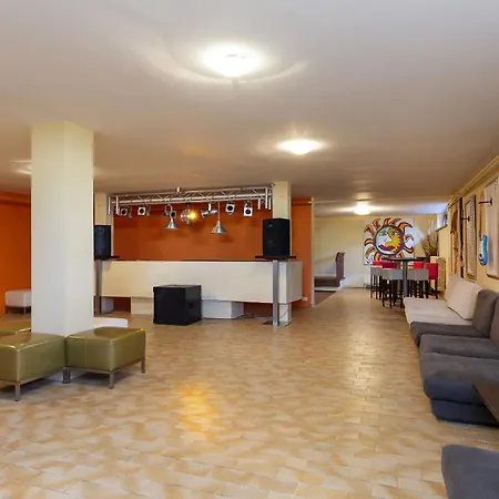 Villa Tudor - Beautiful Large Amidst Lush Nature!