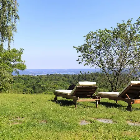 Tudor - Beautiful Large Amidst Lush Nature! *