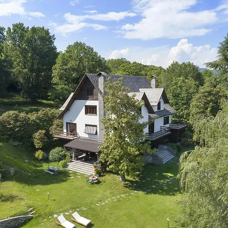 Tudor - Beautiful Large Amidst Lush Nature! Villa *