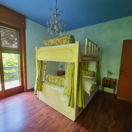 Tudor - Beautiful Large Amidst Lush Nature! Villa