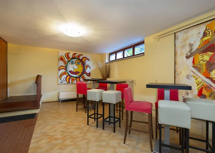 Villa Tudor - Beautiful Large Amidst Lush Nature! *